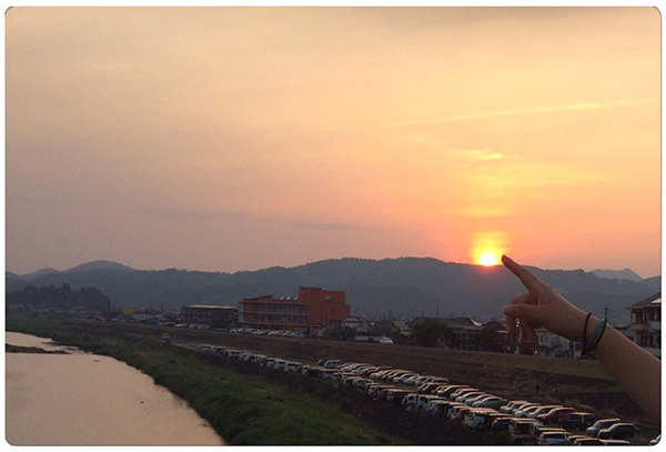 花火大会前の夕日